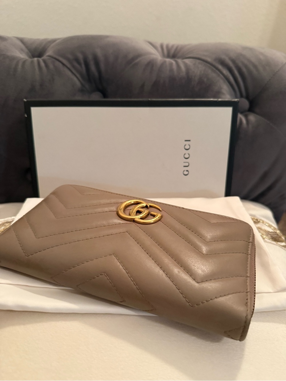 🔥EUC Gucci GG Marmont Quilted Zip-around Wallet in Taupe retails 750🔥 - Picture 4 of 16